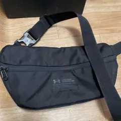 ひ*ー様 ＵＮＤＥＲＡＲＭＯＵＲボディバッグのサムネイル