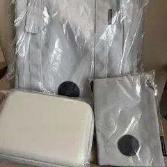 スタバ福袋2026 サコッシュ、トートバッグ、マルチハードケース3点