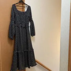 ドット柄オフショルダーロングワンピース