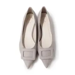 美品★Launa lea バックルポインテッドトゥパンプス　ライトグレースエード