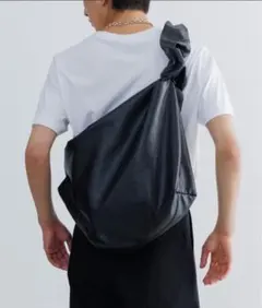 SINSSレザーショルダーバック