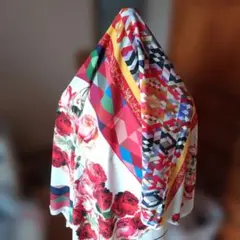 シルク100％【EMILIO PUCCI】ストール プッチ柄 イタリア製 ロゴ シルク100％【EMILIO PUCCI】ストール プッチ柄 イタリア製 ロゴ