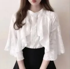 新品タグ付き　GRL グレイル 花柄シアーケープ風ブラウス　レースブラウス