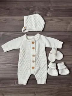 Babyニットロンパース0~3ヶ月+ 帽子 + 手袋 + ブーティ。