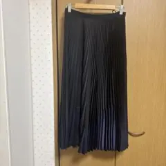 ユニクロ　黒 プリーツロングスカート