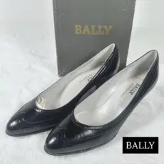 極美品　バリー　パンプス　コーンヒール 箱付き 黒系　23　ウイングチップのサムネイル