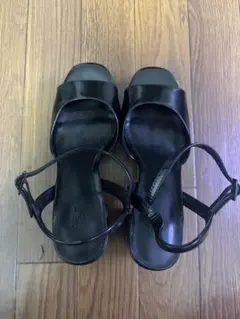 H&M エナメル厚底ブラックストラップサンダル 高ヒール