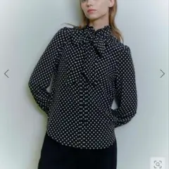 LOULOU WILLOUGHBY デシンドットフリルボウタイブラウス　ブラックのサムネイル