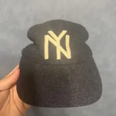 NYロゴ刺繍 ダークグレーキャップ