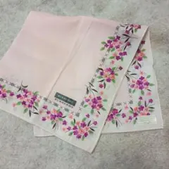 ♣　20　　バーバリー　　　ハンカチ　　大判　　　花　スカーフ　★