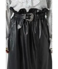 黒 レザー　ロングスカート ベルト付き