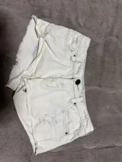 ホワイト ダメージ加工 デニムショートパンツ