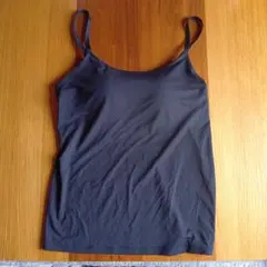 ユニクロ　エアリズム　カップ付きキャミソール