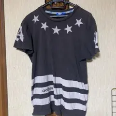 珍しいアディダスのTシャツ
