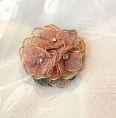 フラワーブローチ ピンクとゴールド