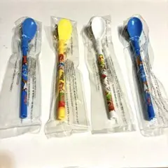 カラフルなストローにスプーンが付いている‼︎ “クリームソーダ・シリアル” に！のサムネイル