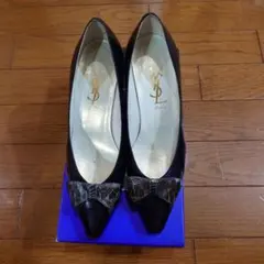 Yves Saint Laurent 黒 ポインテッドトゥパンプス