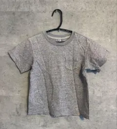ユニクロ　グレー 半袖 Tシャツ ポケット付き　110のサムネイル