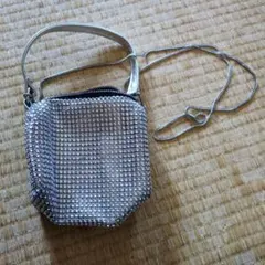 値下げ中　シルバー ショルダーバッグ　　小さめ