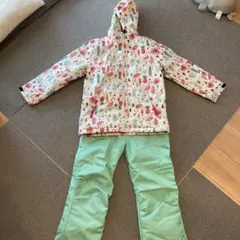 新品　スキーウェア上下　140