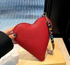 ハート型赤色ショルダーバッグ