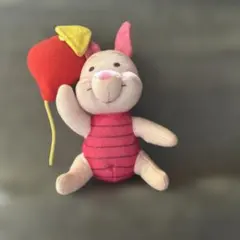 くまのプーさんに登場するキャラクター「ピグレット」のぬいぐる