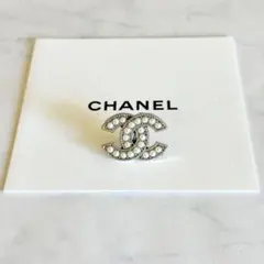 CHANEL ヴィンテージ　ボタン　パール　ロゴブローチ　シルバー