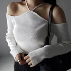 me+em select オフショルダーリブニット