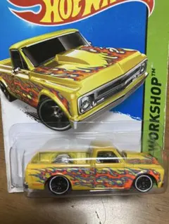 897‼️Hot Wheels '67 Chevy C10 イエローのサムネイル