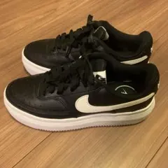 NIKE スニーカー23.5cm