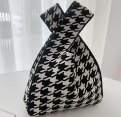 シンプルデザインで四季活躍！ポリエステルニットの伸縮性抜群トートバッグ