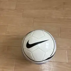 NIKEサッカーボール　5号球のサムネイル