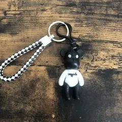 何かのキーホルダー　キーリング　バッグチャーム　くま　ベアブリック風