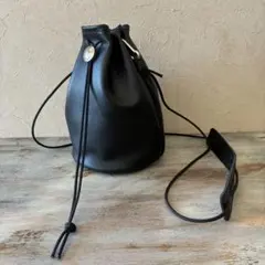 巾着 本革 ブラック ショルダーバッグ イタリアンレザー シュリンクレザー