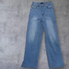 ライトブルーストレートデニム ハイウエスト