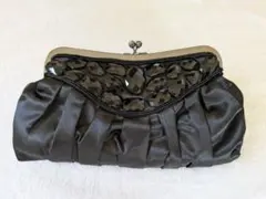 【美品】黒サテン ビジュー装飾 クラッチバッグ