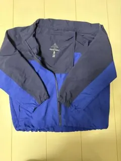 ユニクロ　ポケッタブルUVカットパーカー