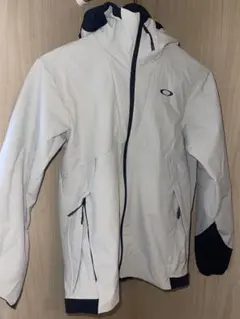 オークリー　ウインドブレーカー