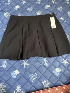 GU ローウエストプリーツミニスカート