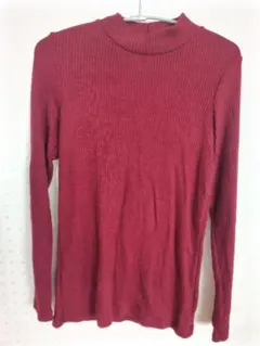 ユニクロ　リブハイネックT 長袖　レッド