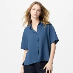 新品 ユニクロ レーヨンブラウス 半袖 ブルー Mサイズ