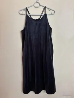 黒いキャミソールロングワンピース