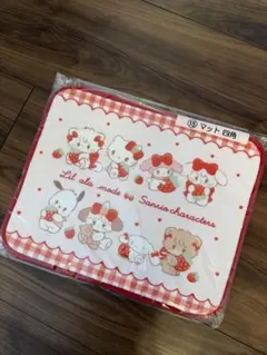 mikko サンリオ　一番くじ　マット