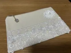 ハンドメイド//レースリボン付きクリーム色ポーチ