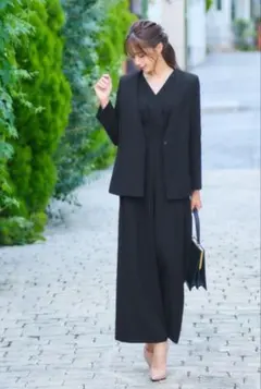 Flolia　ノーカラージャケット・オールインワンワイドシルエットパンツ