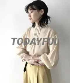 【美品】TODAYFUL ピンタックドライブラウス ベージュ FREEのサムネイル