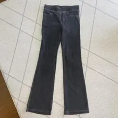 H&M ダークグレー フレアパンツ