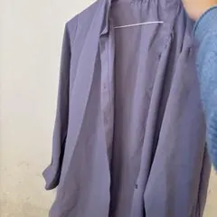 薄紫の長袖シャツ