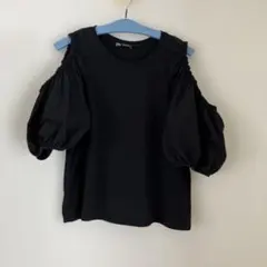 ZARA コールドショルダー パフスリーブ トップス Mのサムネイル