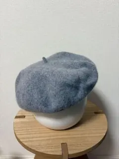 グレーのベレー帽のサムネイル